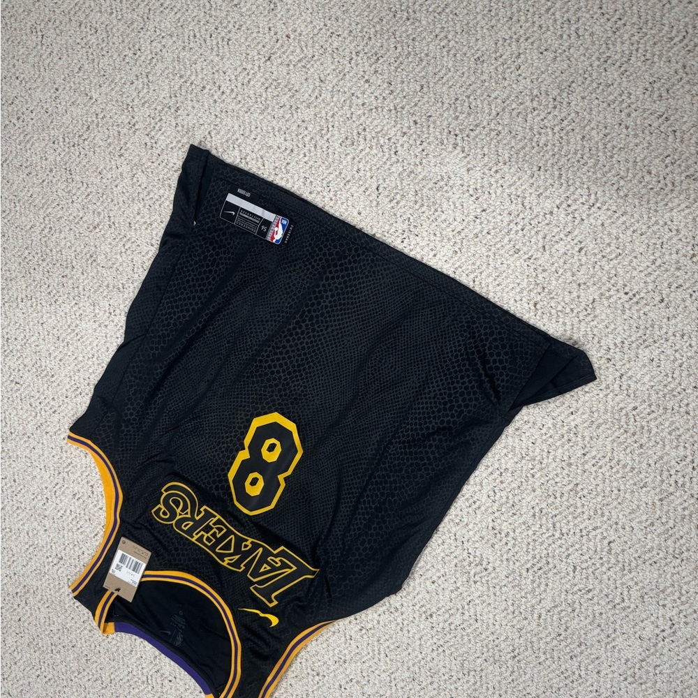 Nike Kobe Mamba Mentality Los Angeles Lakers Swingman Jersey FW23 FN7297-010
